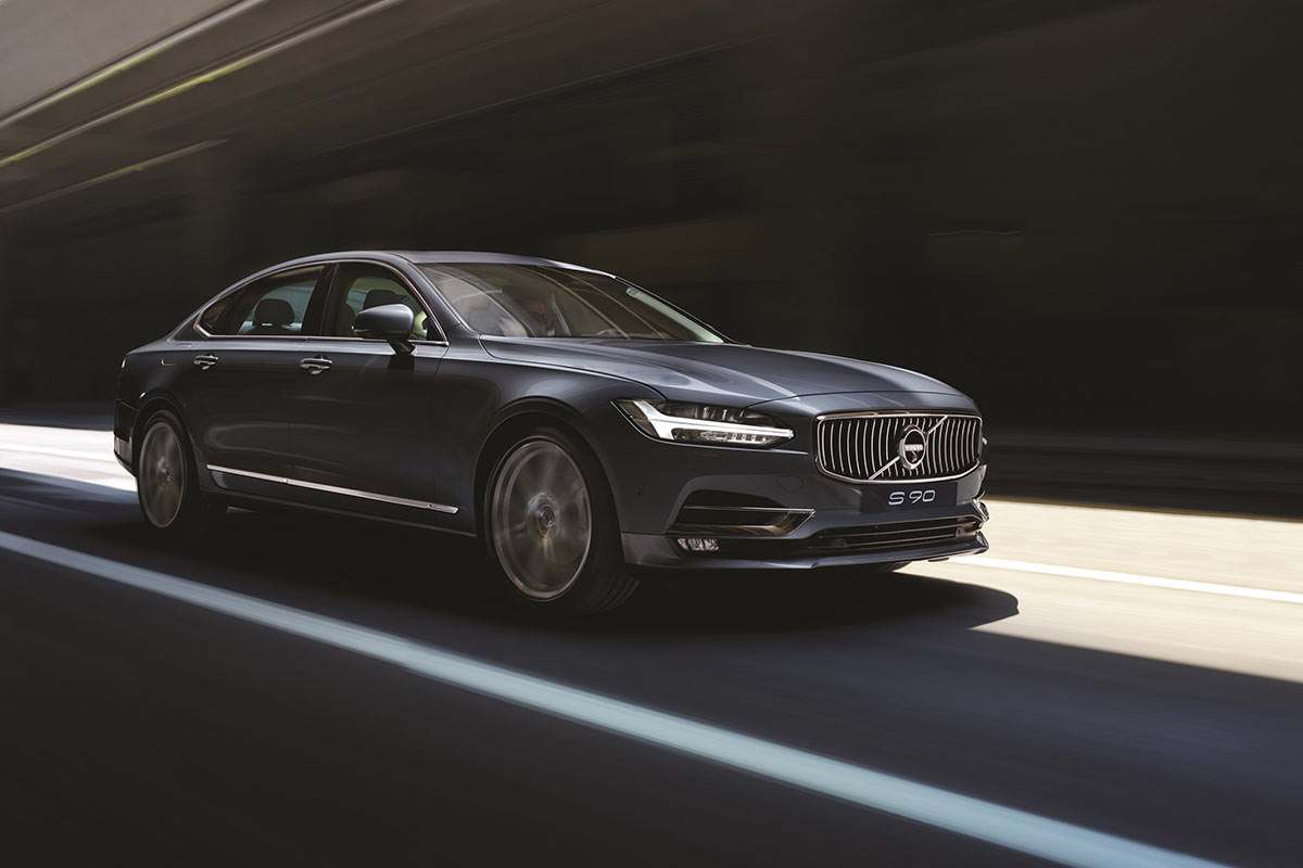 volvo cars will electric hybrid 2019